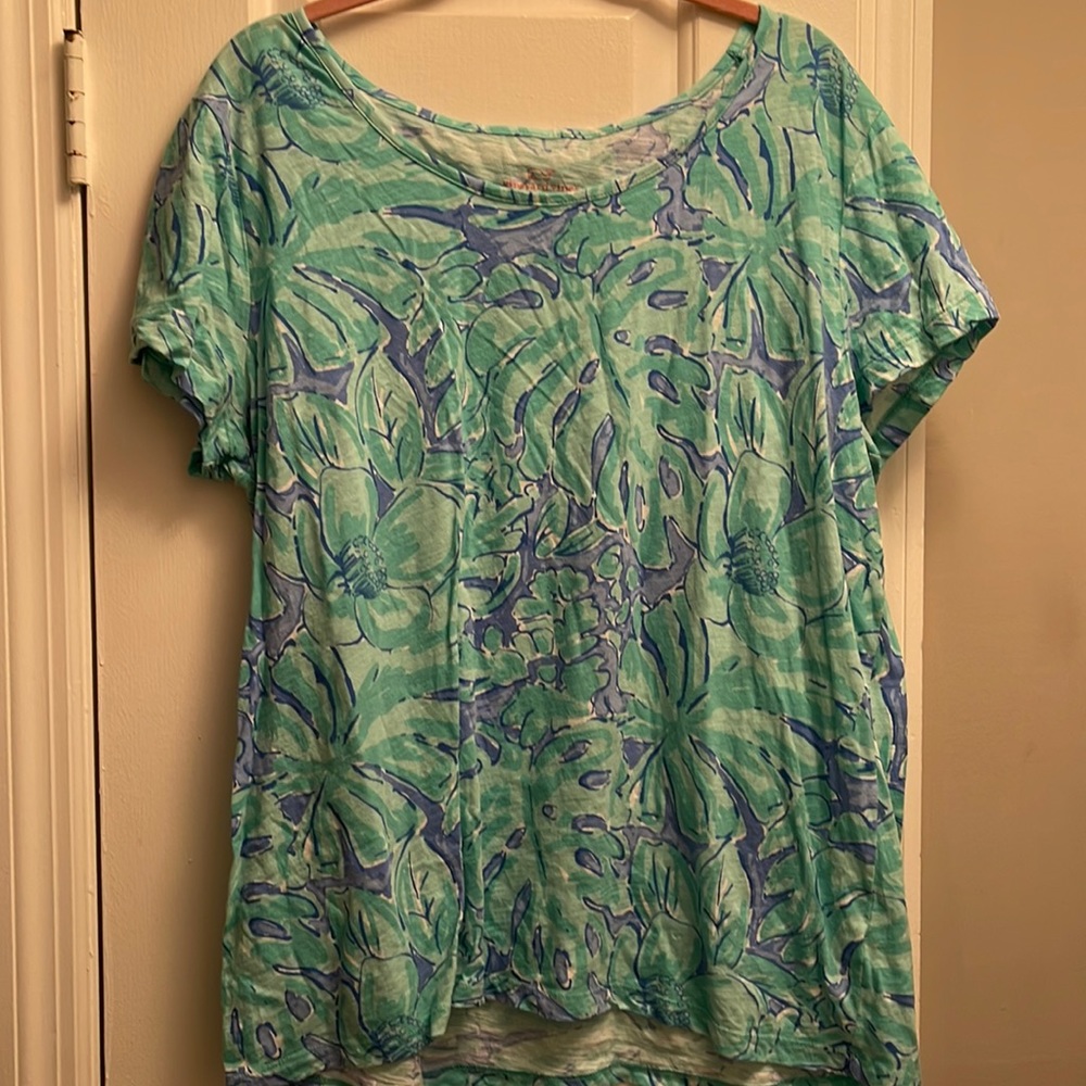 Vineyard vines size XL shirt